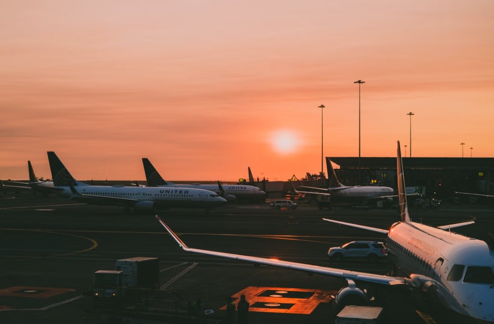 Aéroport pôle Caraïbes infos : vue d'avions au sol